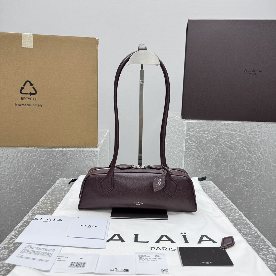 A1a1a LE TECKEL SMALL BAG IN LEATHER 27x9x8cm