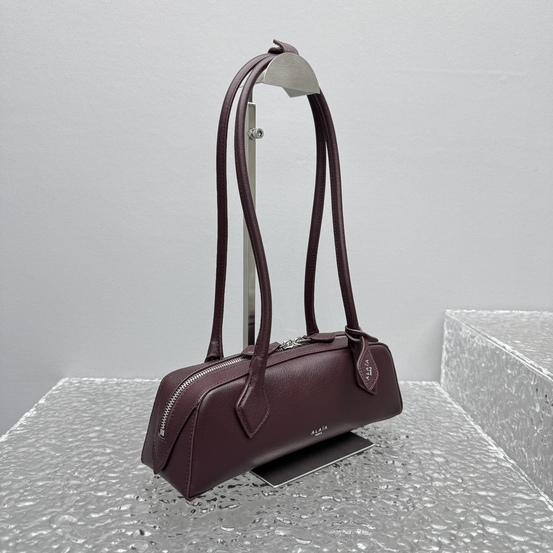 A1a1a LE TECKEL SMALL BAG IN LEATHER 27x9x8cm