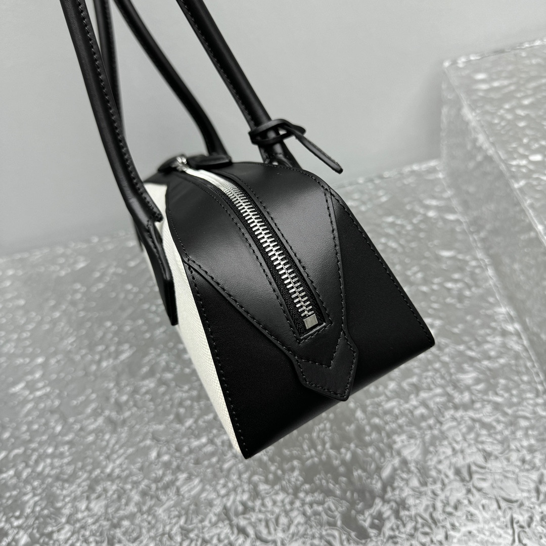 A1a1a LE TECKEL SMALL BAG 27x9x8cm