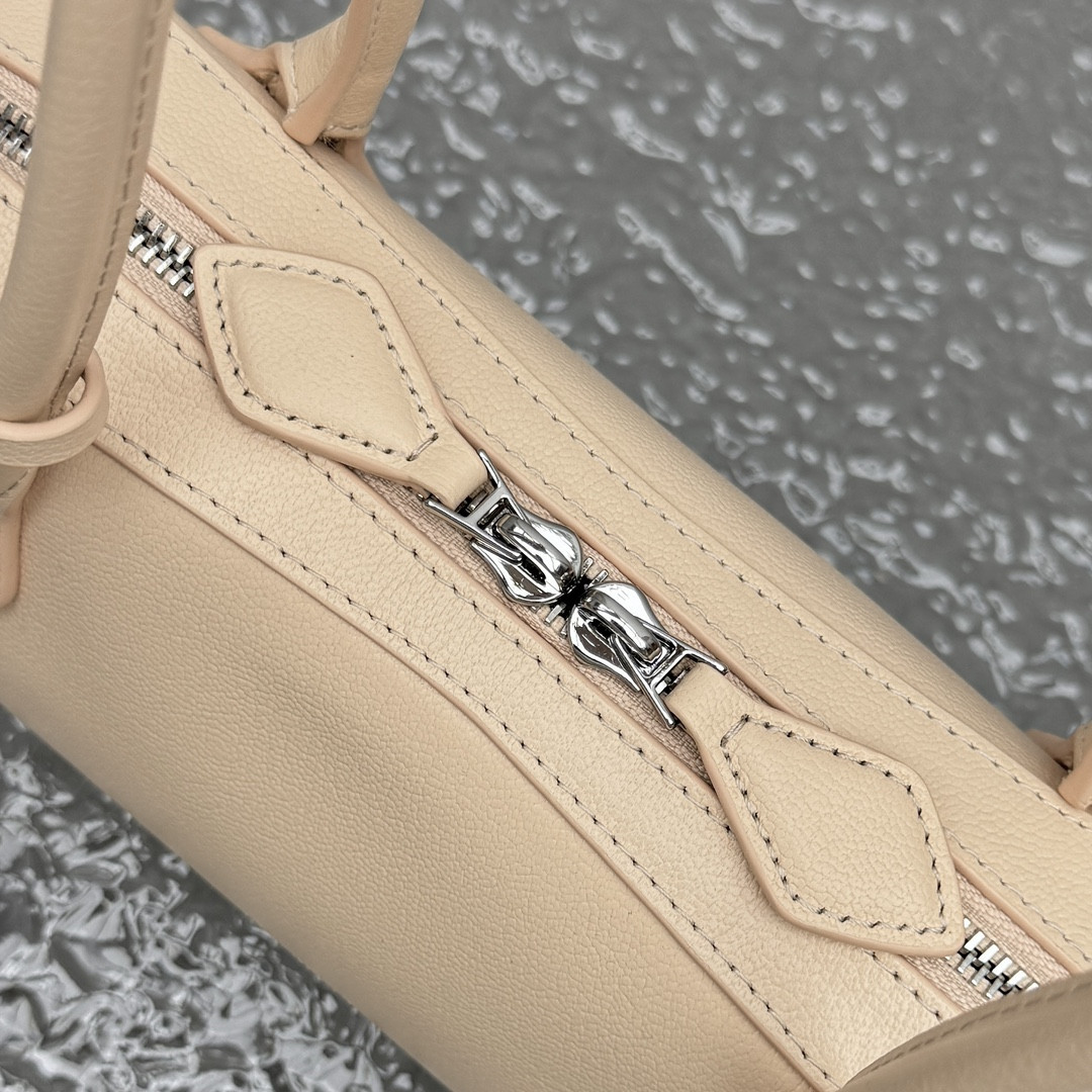 A1a1a LE TECKEL MEDIUM BAG 33x11x10cm