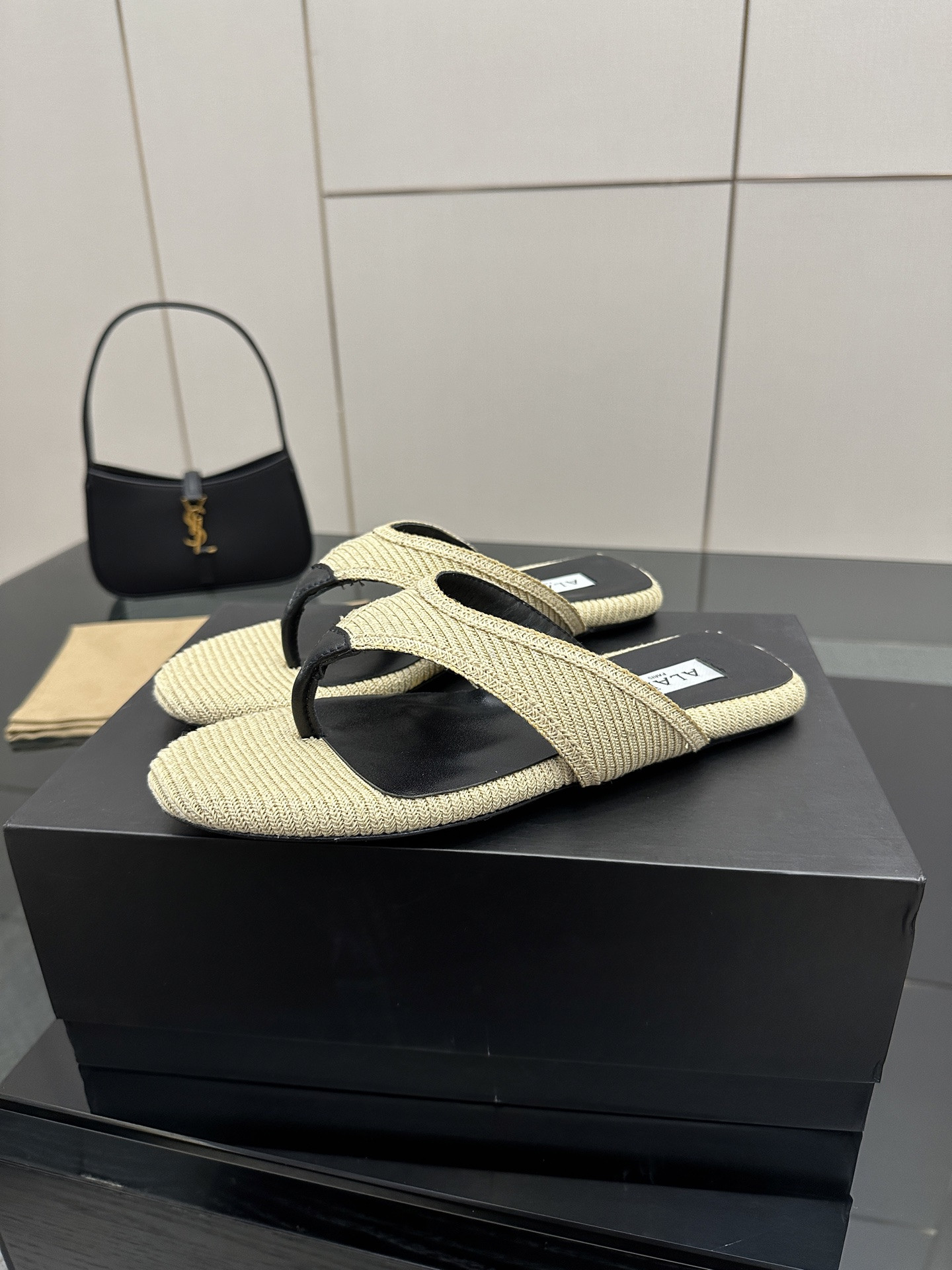 ua a1a1a triangle flat slides(cusT0mized size 7-10 days production time)