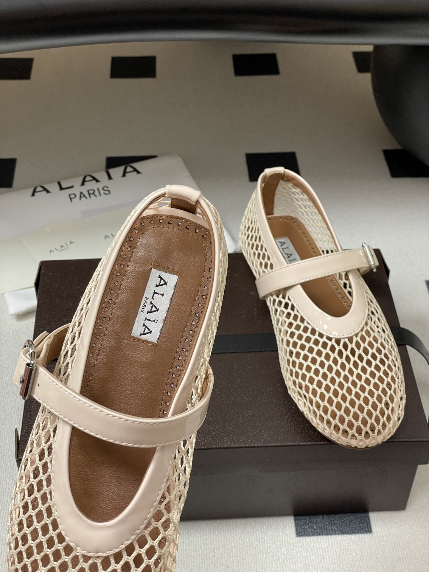 UA A1a1a BALLET FLATS IN FISHNET