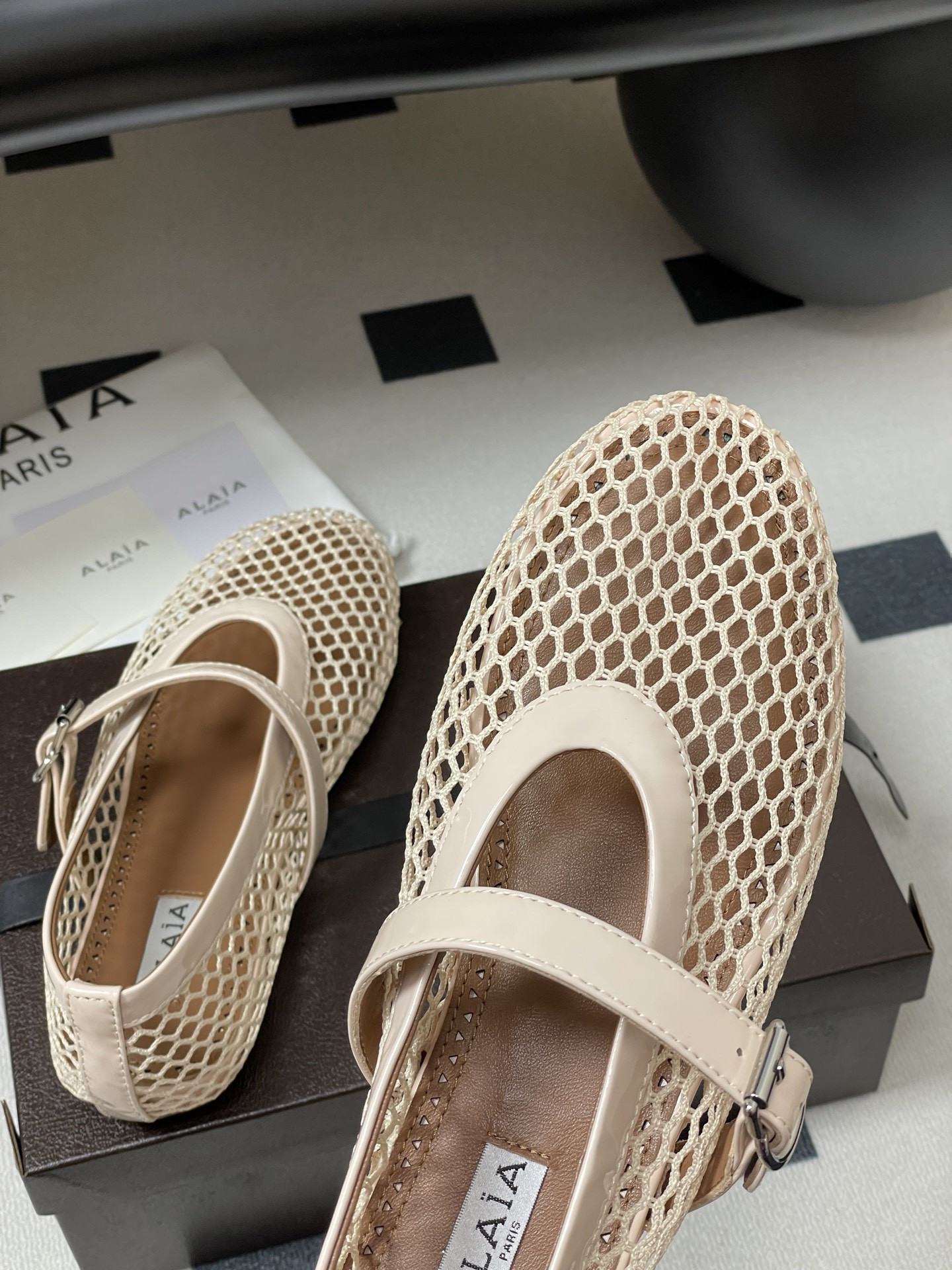 UA A1a1a BALLET FLATS IN FISHNET