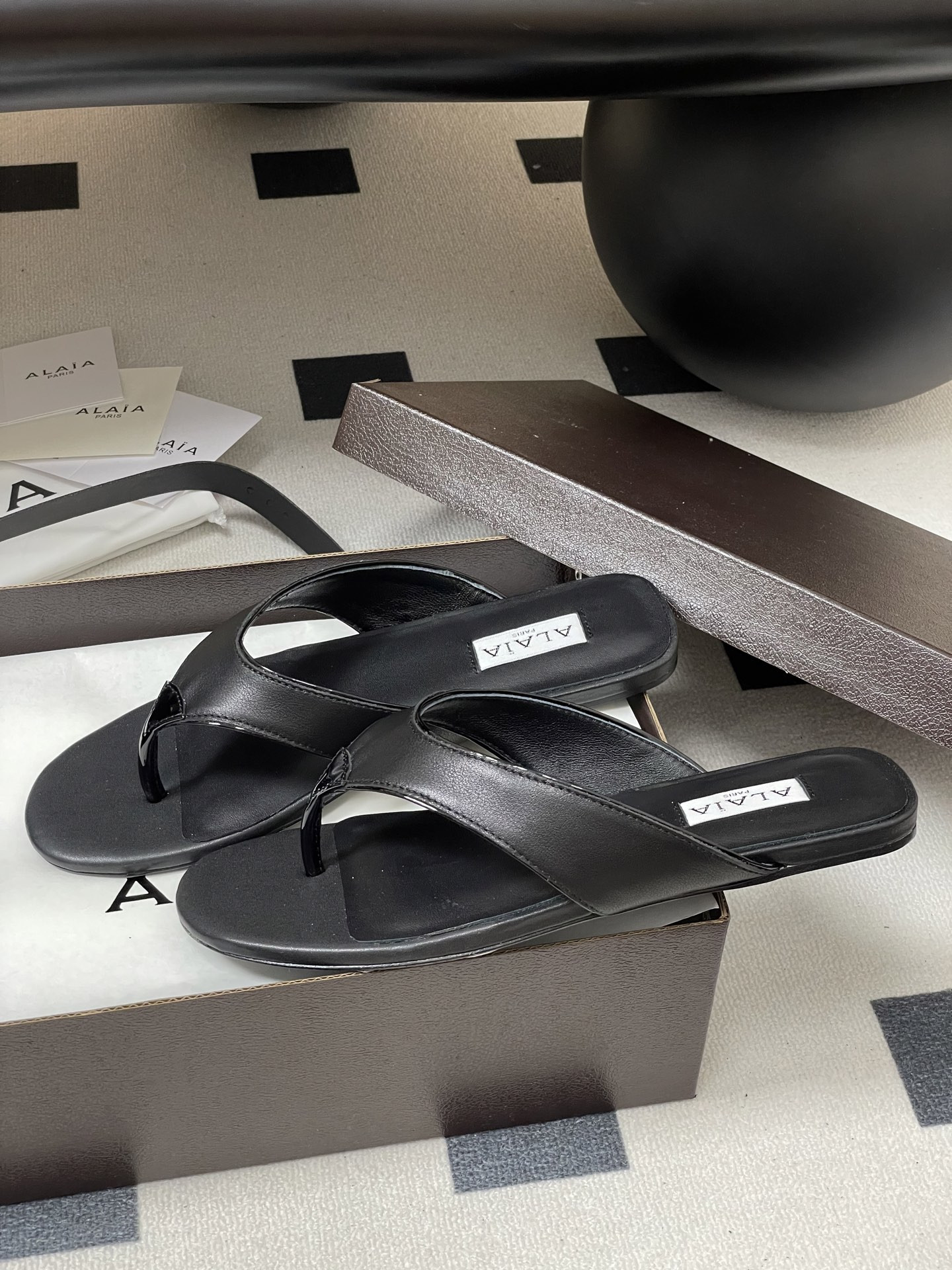 ua a1a1a triangle flat slides(cusT0mized size 7-10 days production time)