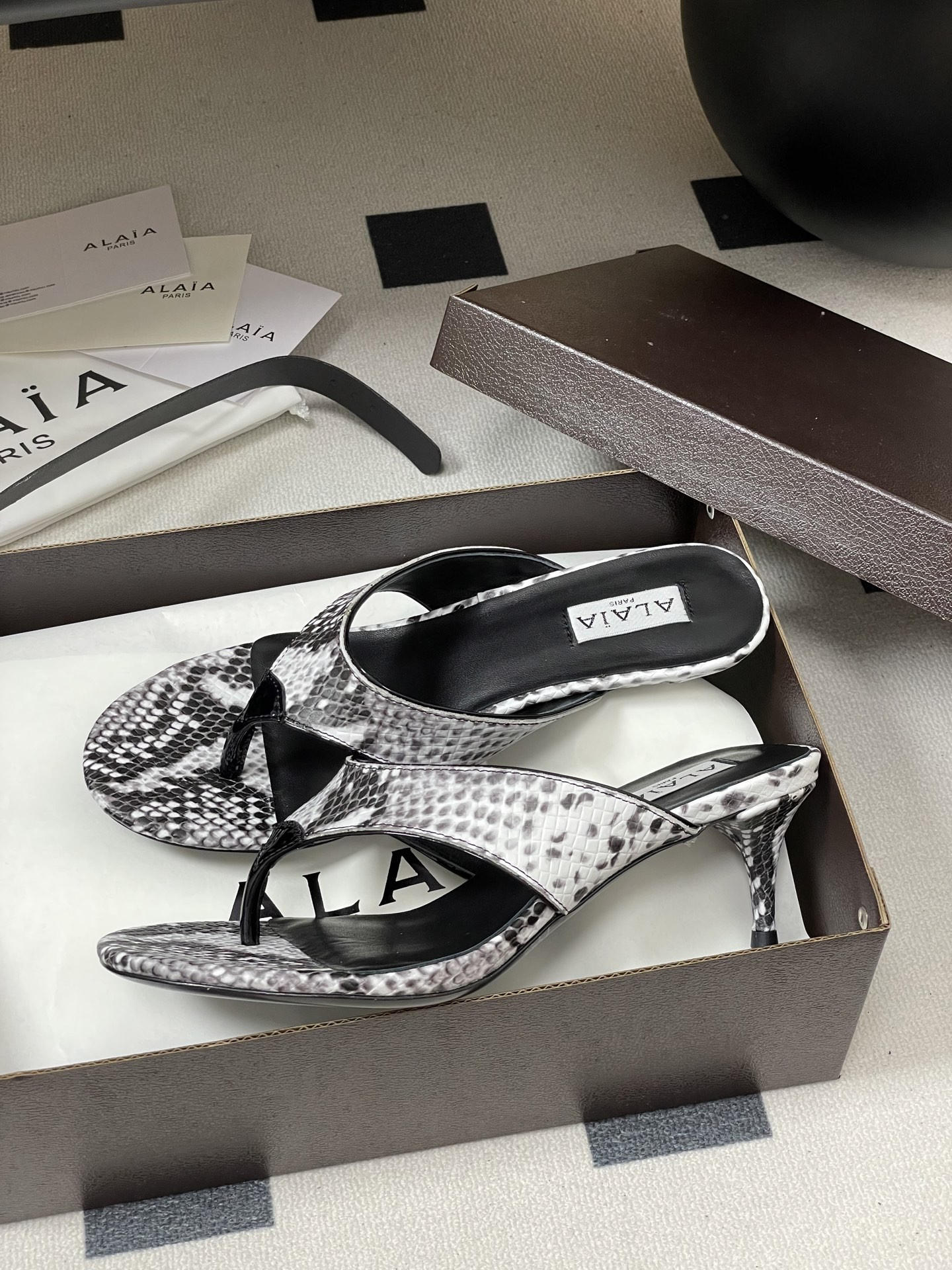 ua a1a1a triangle flat slides 5.5cm heel(cusT0mized size 7-10 days production time)