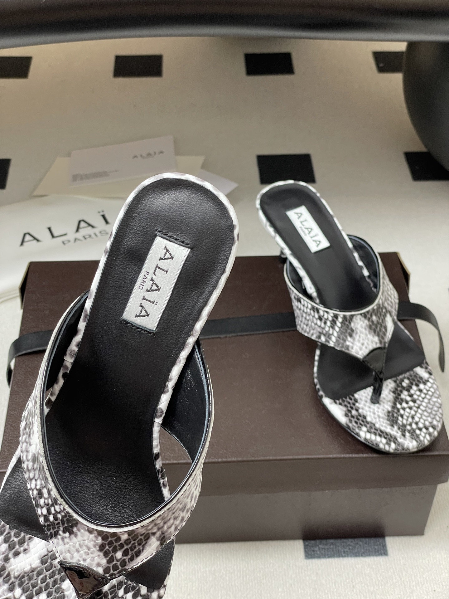 ua a1a1a triangle flat slides 5.5cm heel(cusT0mized size 7-10 days production time)