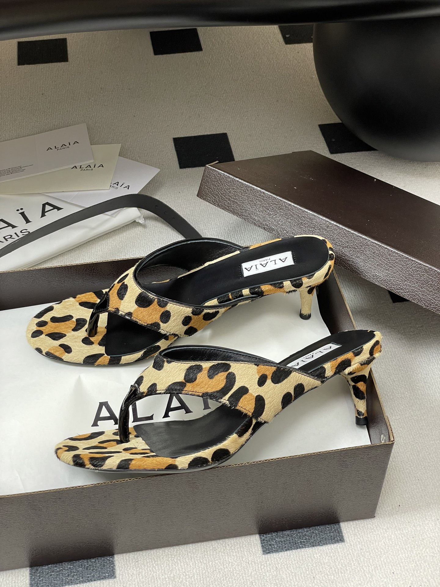 ua a1a1a triangle flat slides 5.5cm heel(cusT0mized size 7-10 days production time)