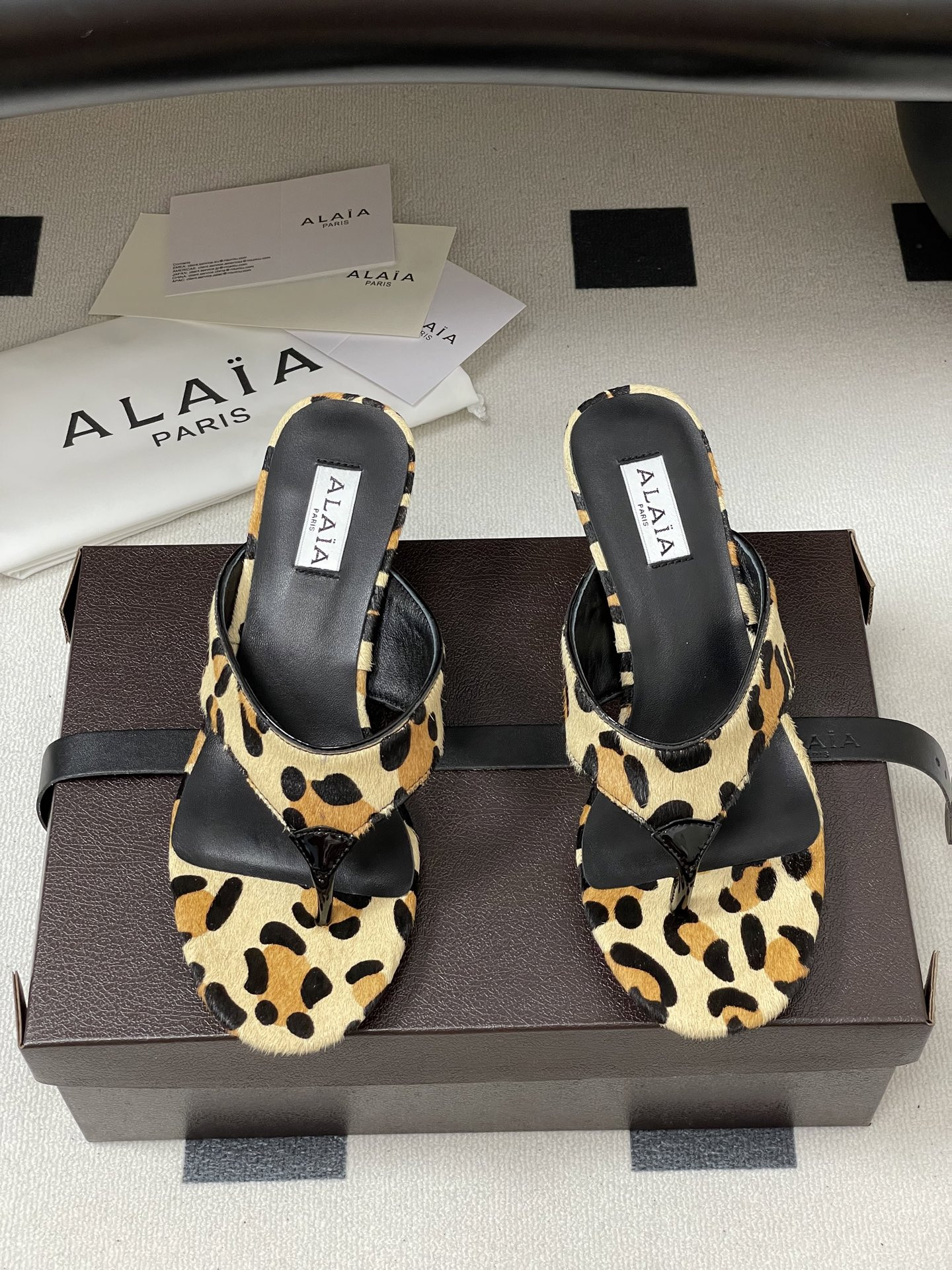 ua a1a1a triangle flat slides 5.5cm heel(cusT0mized size 7-10 days production time)
