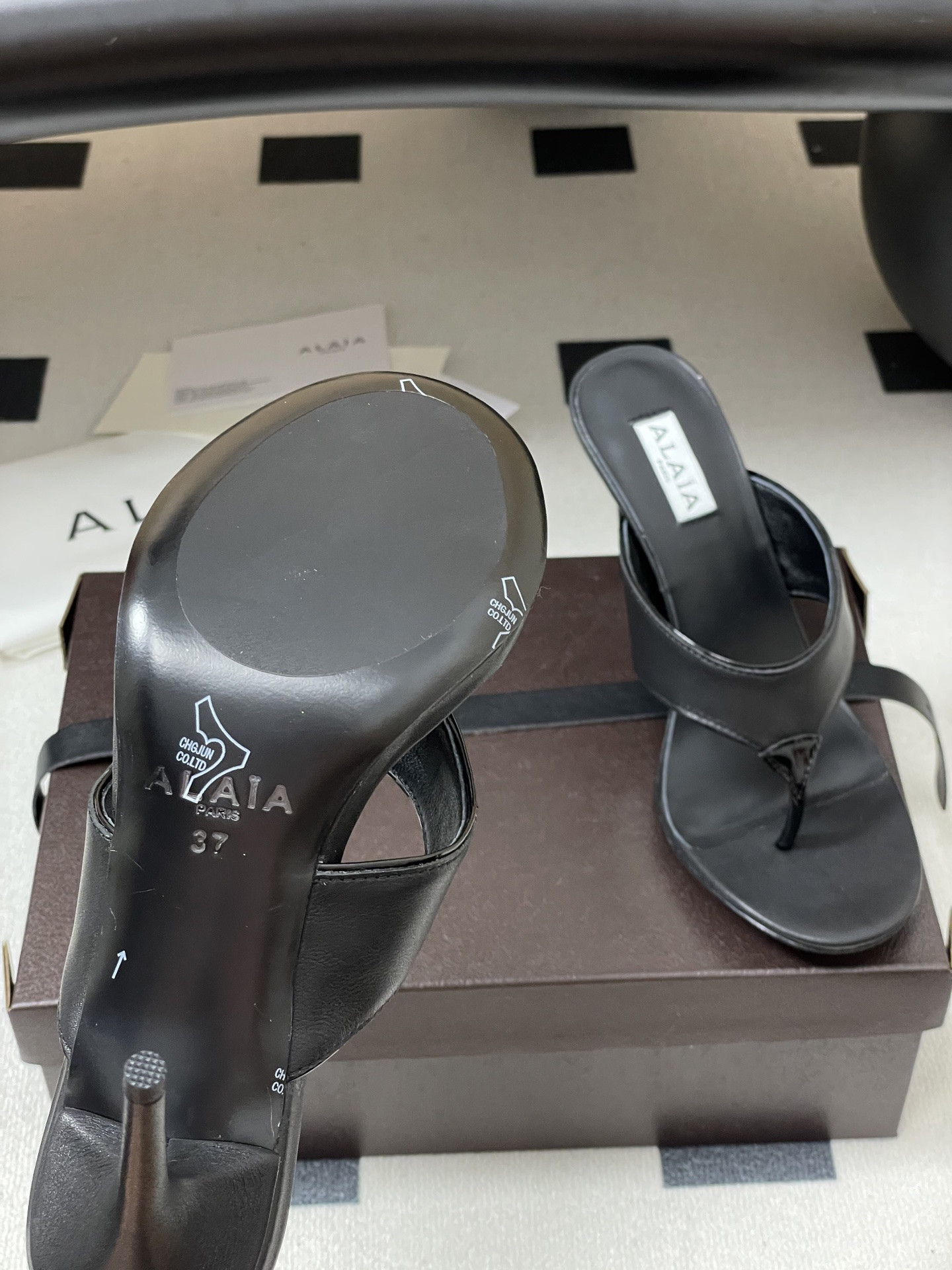 ua a1a1a triangle flat slides 9cm heel(cusT0mized size 7-10 days production time)