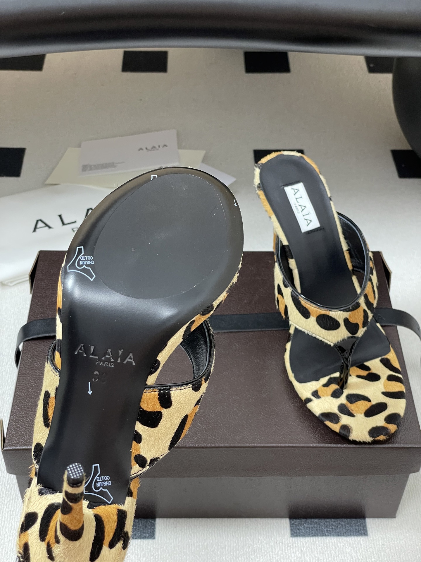 ua a1a1a triangle flat slides 9cm heel(cusT0mized size 7-10 days production time)