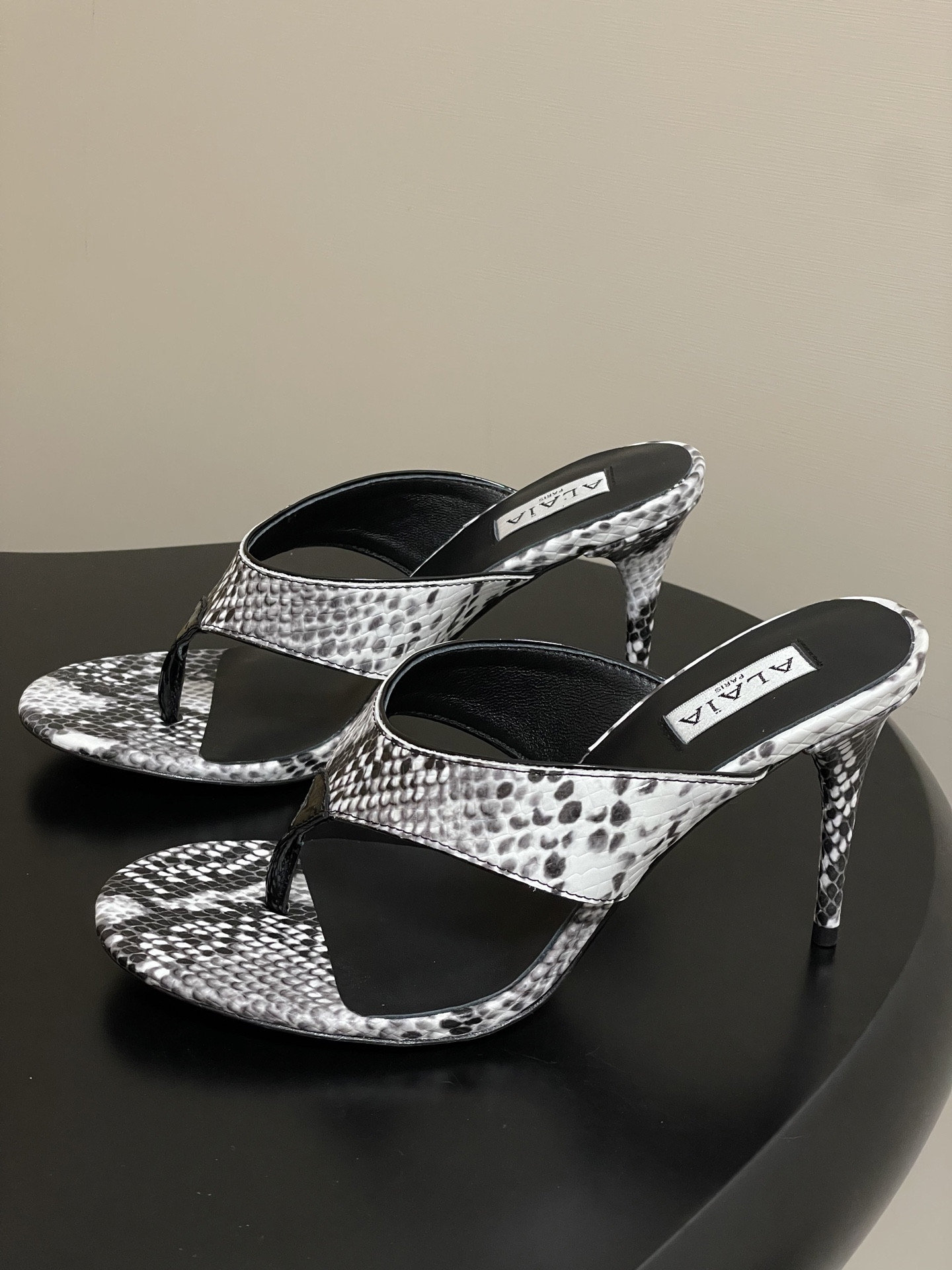 ua a1a1a triangle flat slides 9cm heel(cusT0mized size 7-10 days production time)