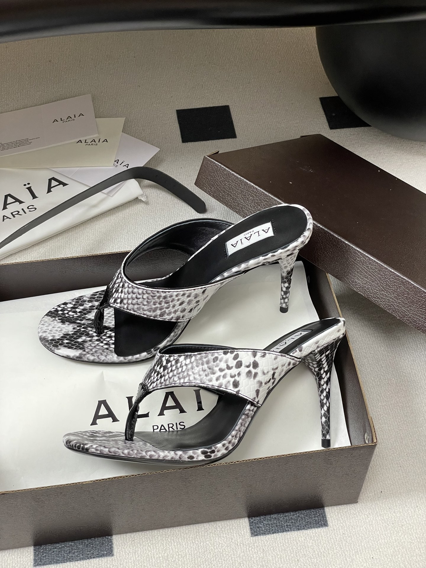 ua a1a1a triangle flat slides 9cm heel(cusT0mized size 7-10 days production time)