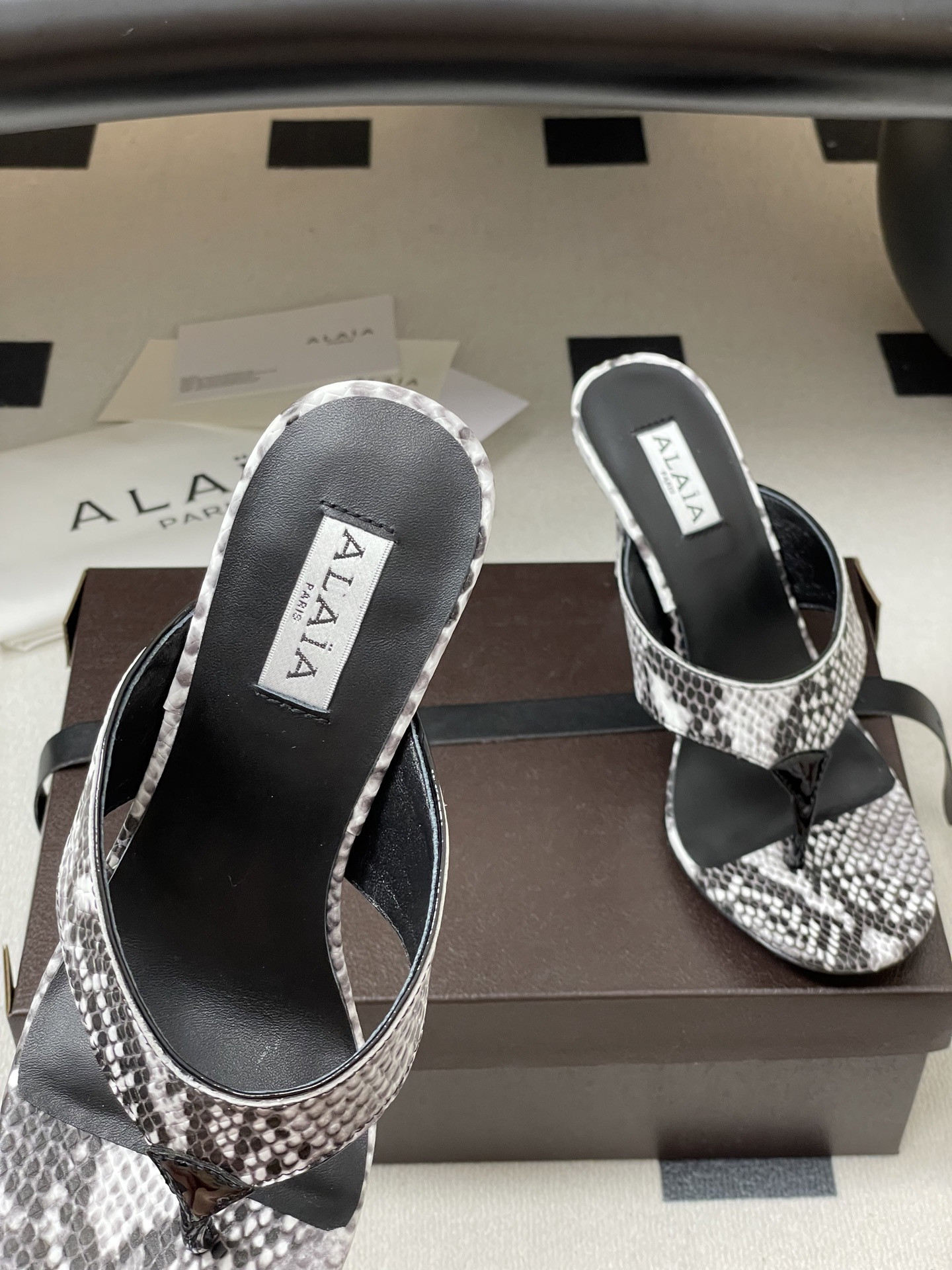 ua a1a1a triangle flat slides 9cm heel(cusT0mized size 7-10 days production time)
