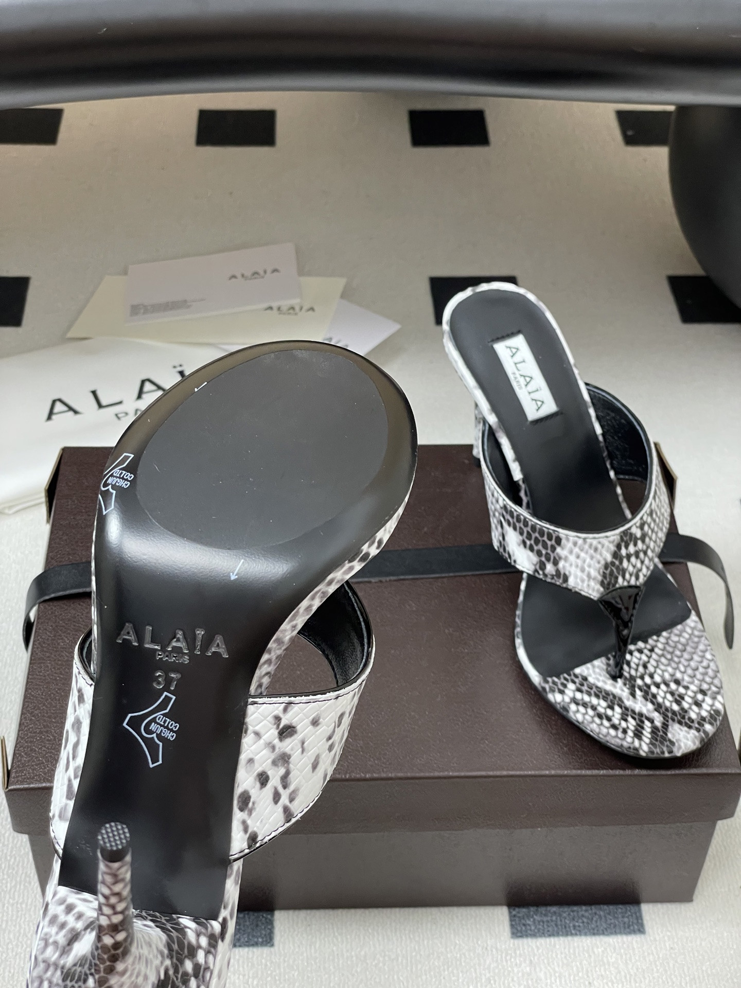 ua a1a1a triangle flat slides 9cm heel(cusT0mized size 7-10 days production time)
