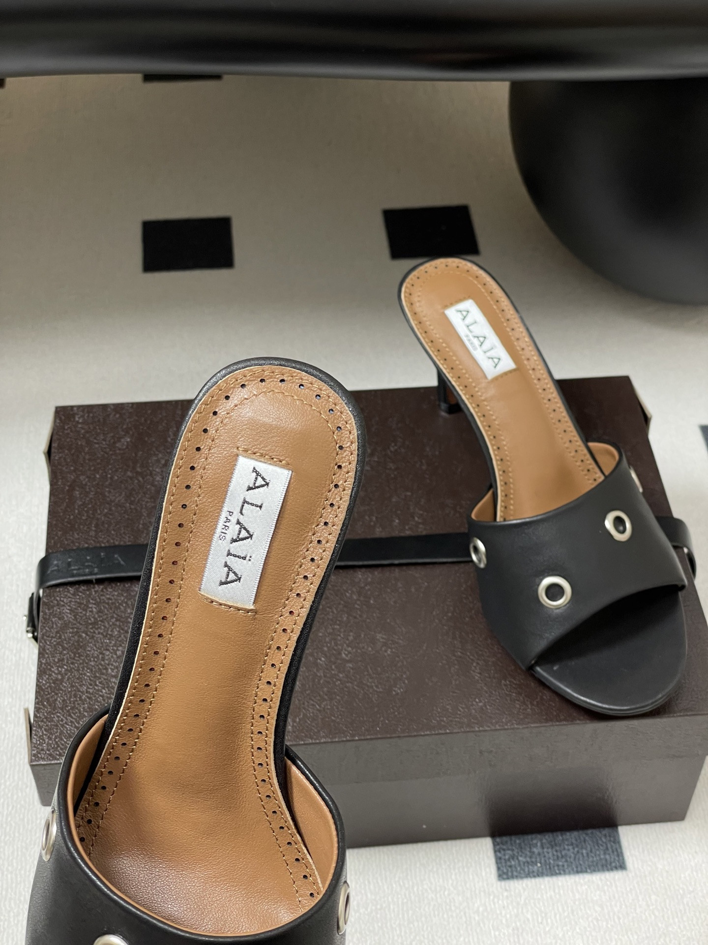 ua a1a1a ring eyelets slippers 7cm heel(cusT0mized size 7-10 days production time)