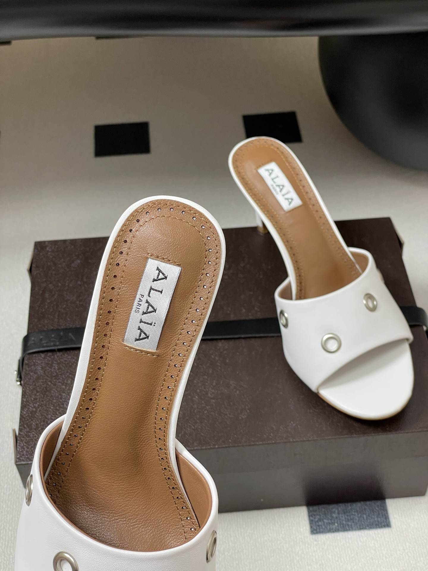 ua a1a1a ring eyelets slippers 7cm heel(cusT0mized size 7-10 days production time)