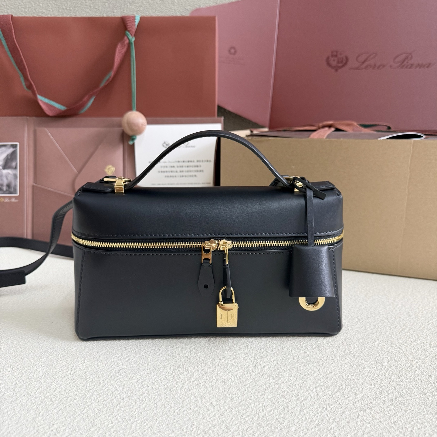 L**o p*ana extra bag l23 23x12x7cm