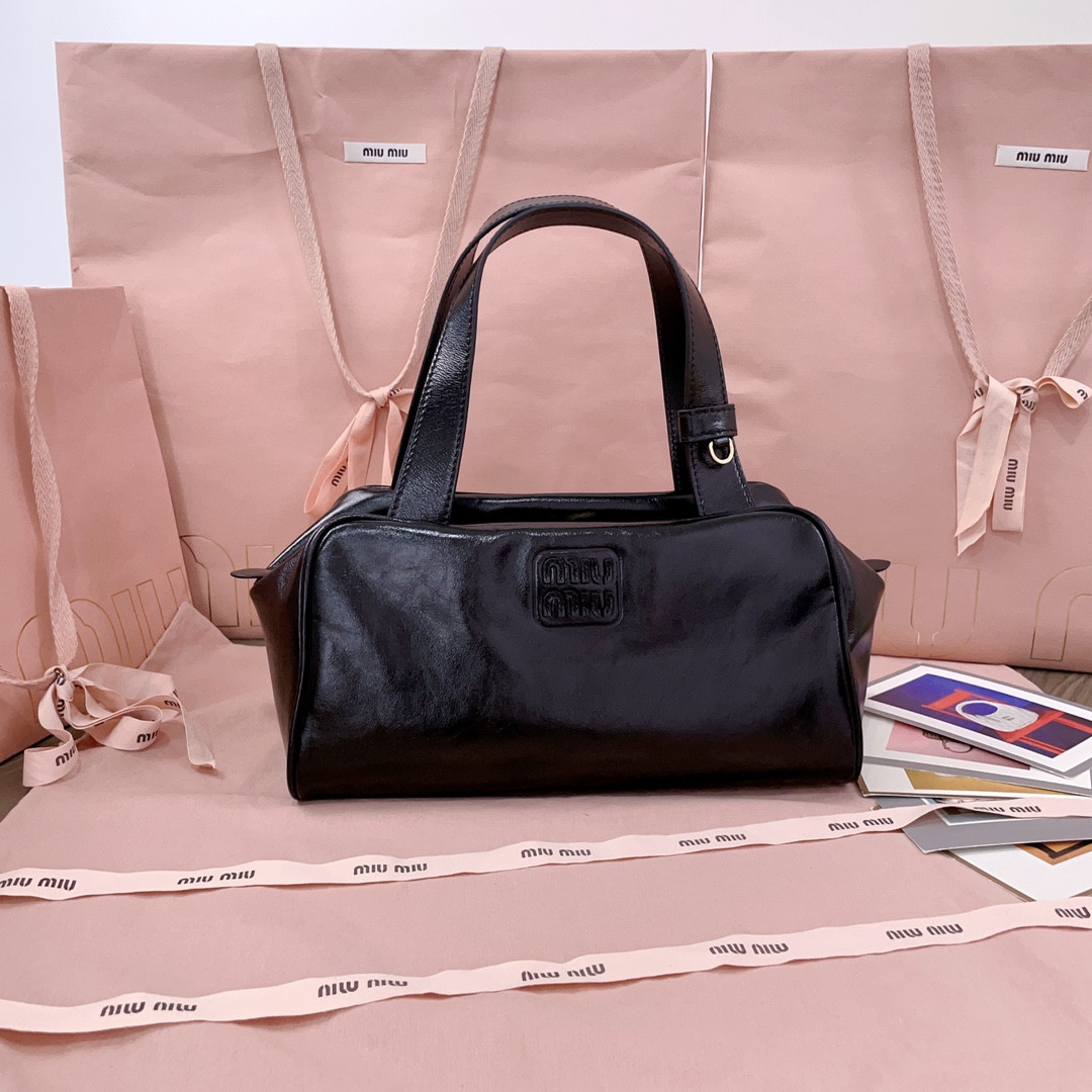 M1v M1v leather top-handle bag 15x28x13cm