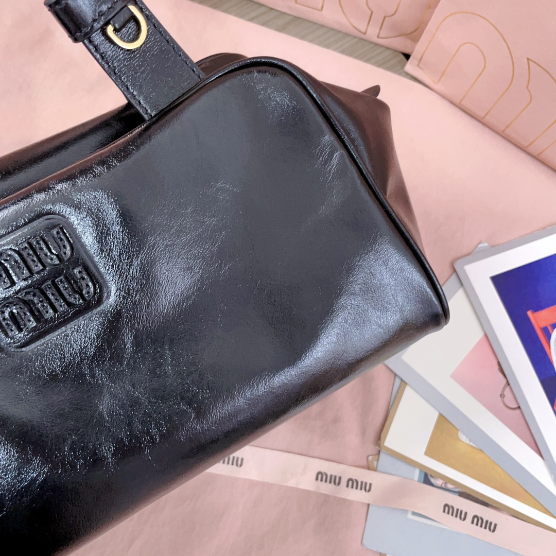 M1v M1v leather top-handle bag 15x28x13cm