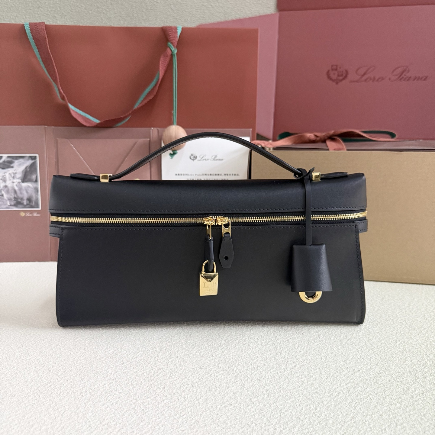 L**o p*ana extra clutch l29 29x14x3cm