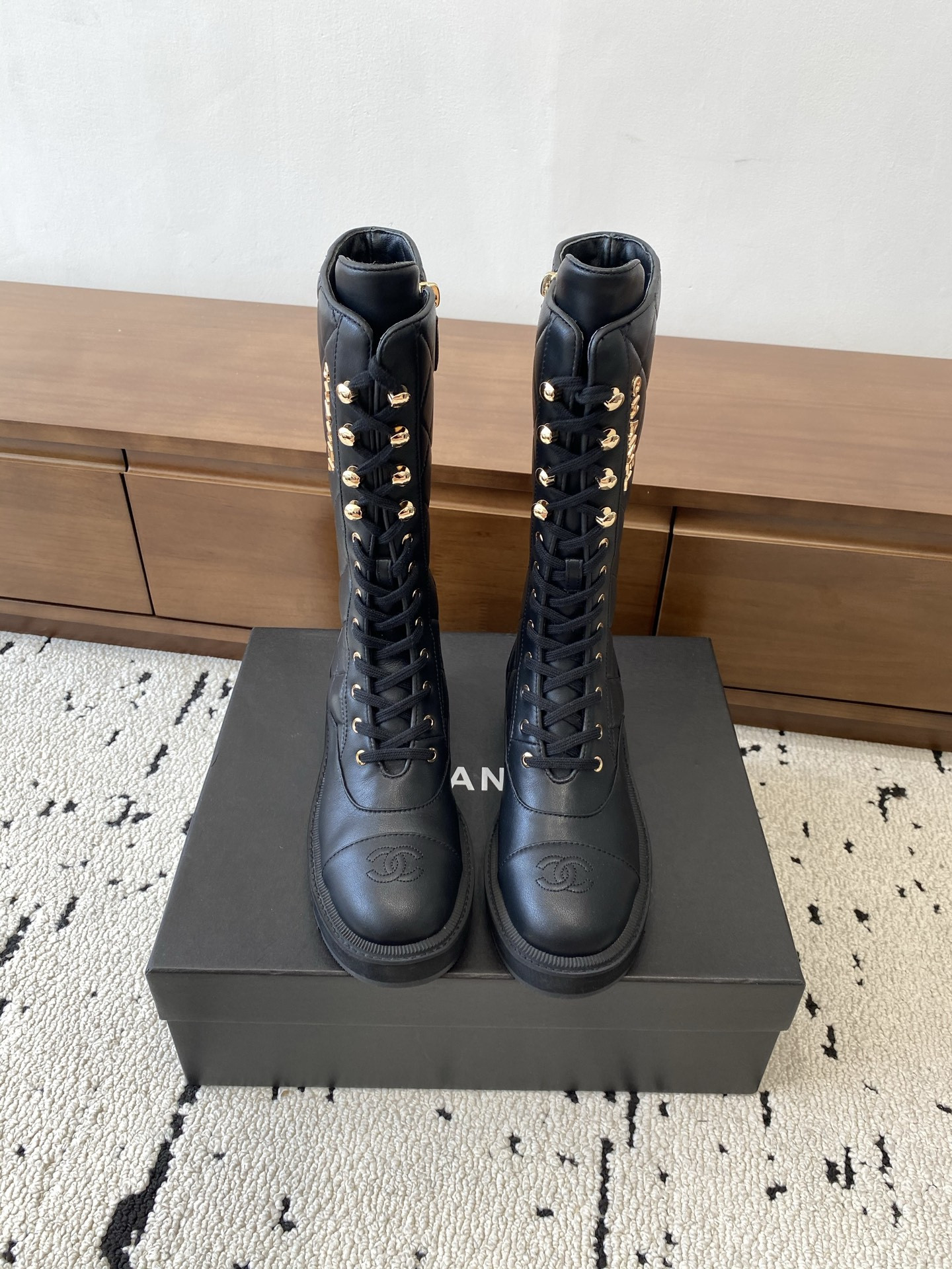 ua Ch*el boots