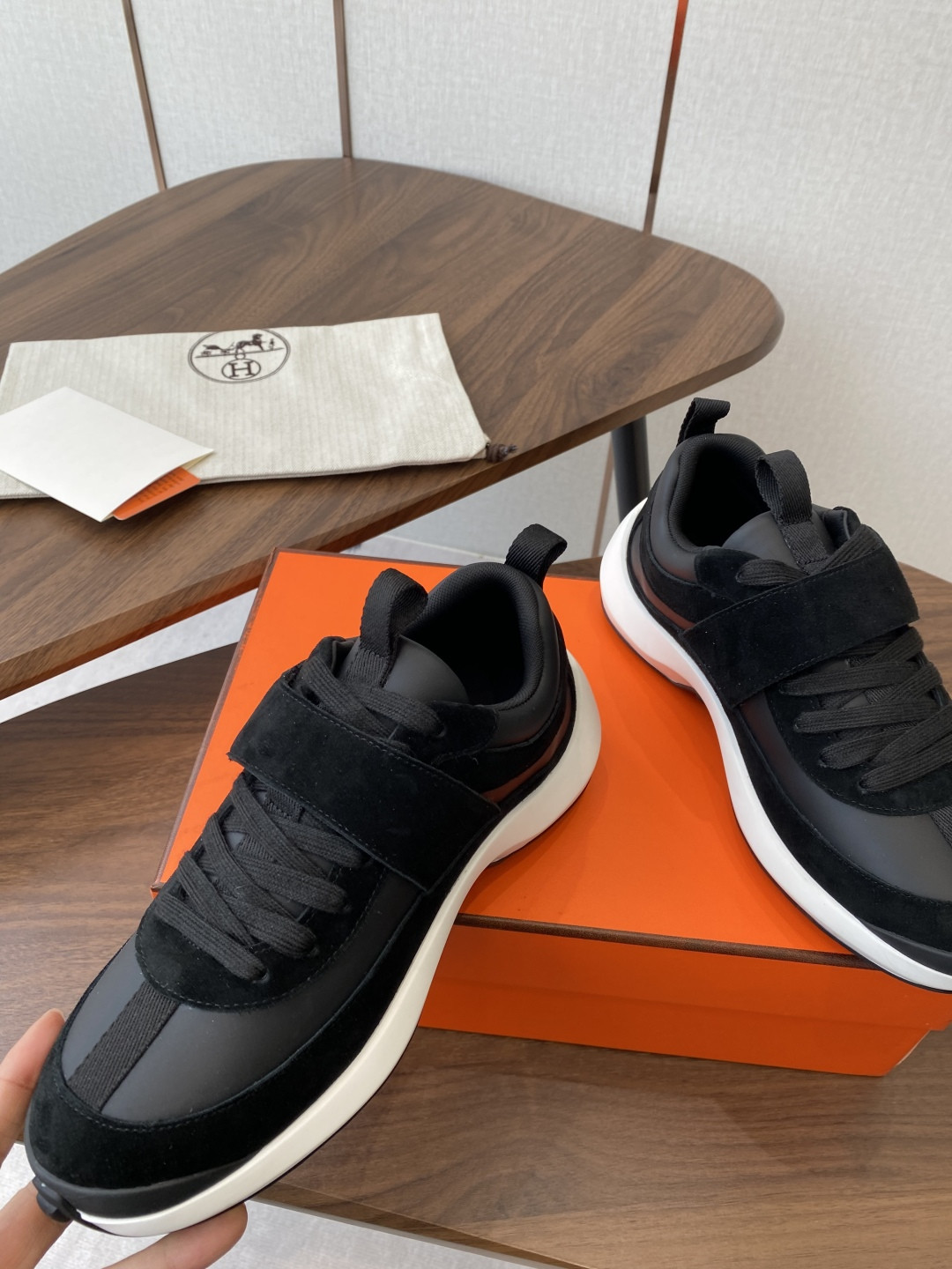 ua H**me5 loop sneaker