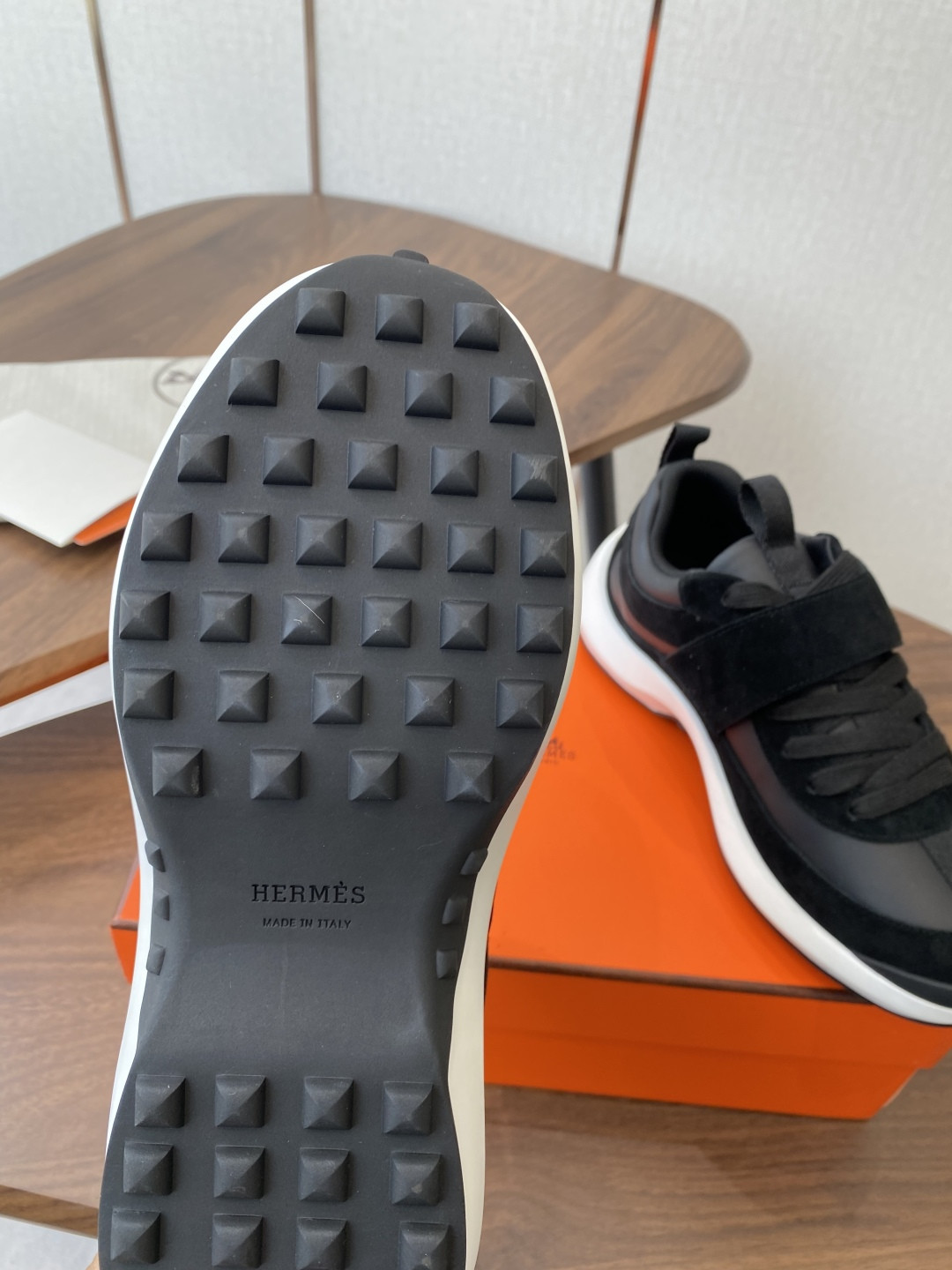 ua H**me5 loop sneaker