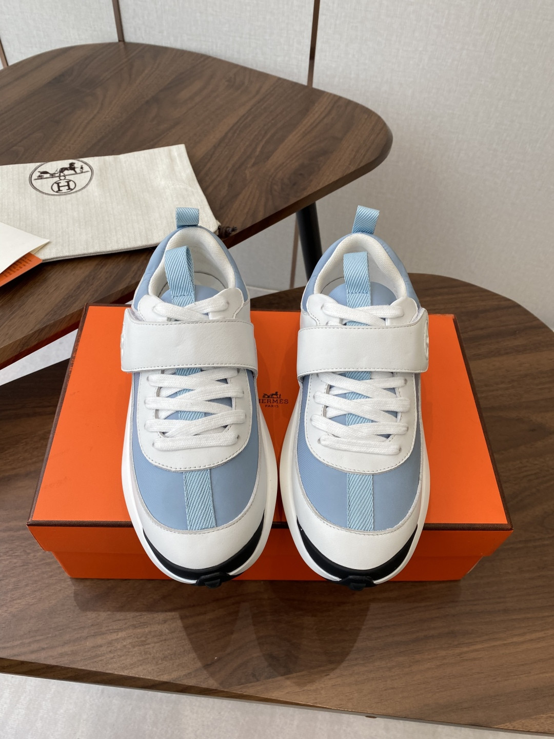 ua H**me5 loop sneaker