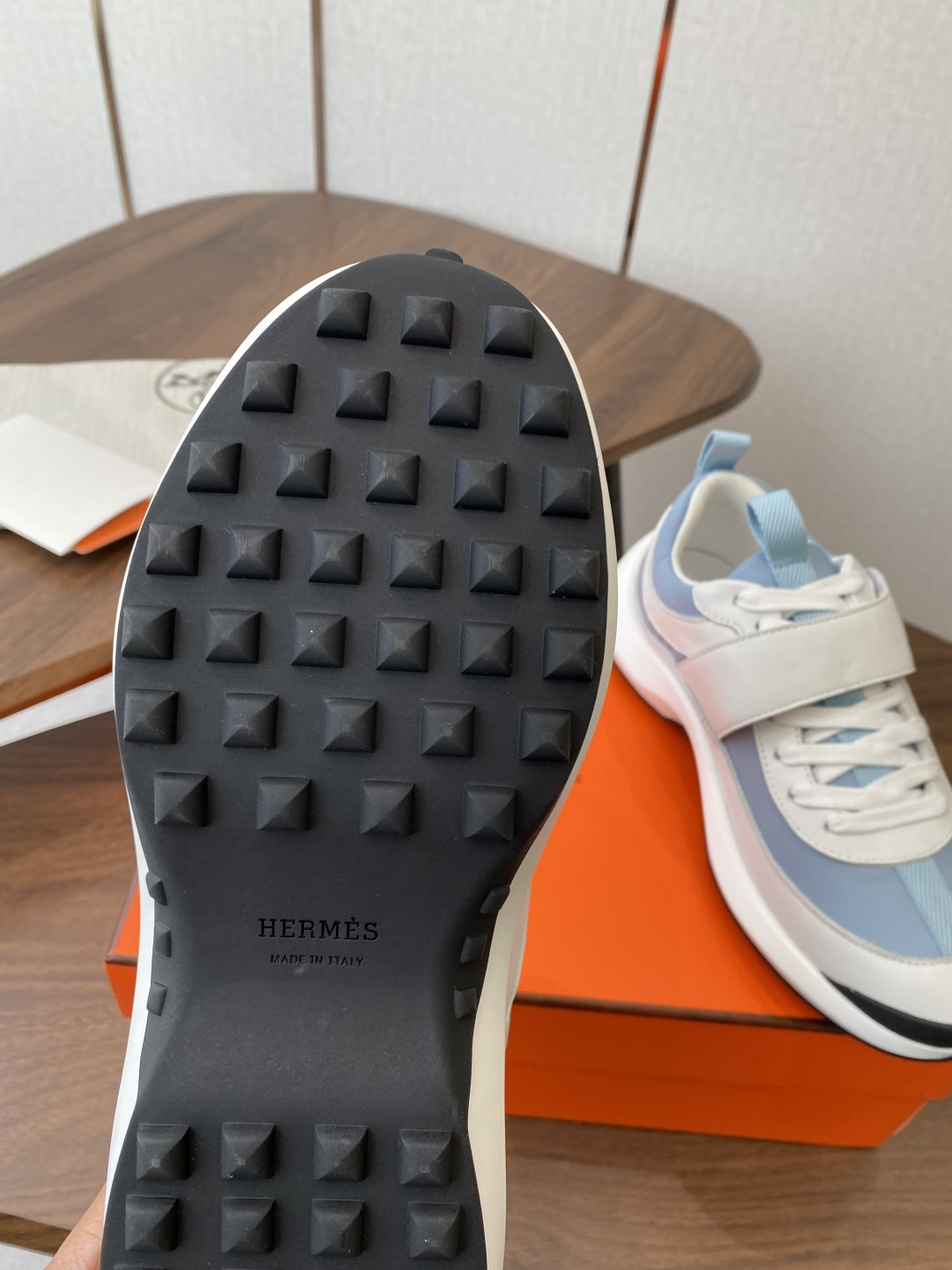 ua H**me5 loop sneaker