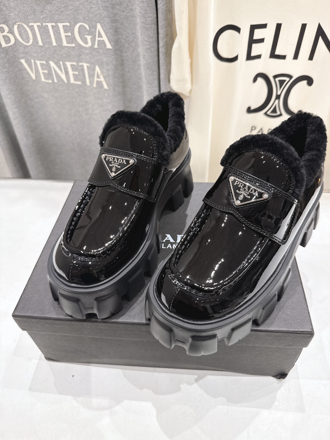 ua Pra*a loafers