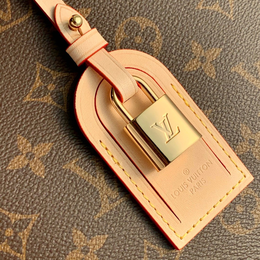 LV Christmas GRAND PALAIS M45898